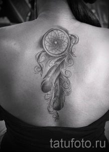 tatu-na-pozvonochnike-risunok-vdol-primer-foto-050-tatufoto-ru