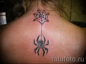 tatu-na-pozvonochnike-risunok-vdol-primer-foto-075-tatufoto-ru