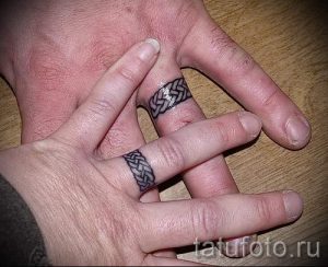 тату-обручальные-кольца-фото-варианты-татуировок-вместо-обручальных-колец-51.jpg