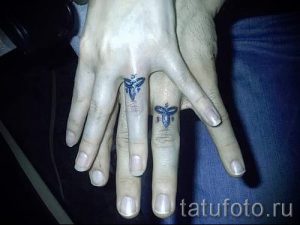 тату-обручальные-кольца-фото-варианты-татуировок-вместо-обручальных-колец-96