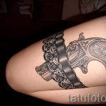 тату пистолет на ноге девушки - фото готовой татуировки 01092016 4117 tatufoto.ru