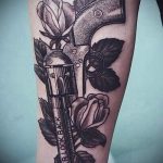 тату пистолет с розами - фото готовой татуировки 01092016 3137 tatufoto.ru
