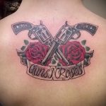 тату пистолет с розами - фото готовой татуировки 01092016 6140 tatufoto.ru