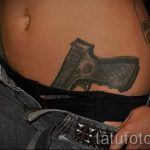 тату пистолет у девушек - фото готовой татуировки 01092016 8160 tatufoto.ru