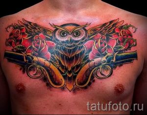 тату пистолеты на груди - фото готовой татуировки 01092016 10179 tatufoto.ru