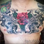 тату пистолеты на груди - фото готовой татуировки 01092016 6175 tatufoto.ru