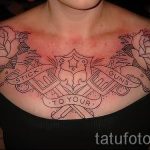 тату пистолеты на груди - фото готовой татуировки 01092016 9178 tatufoto.ru