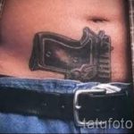 тату пистолеты на животе - фото готовой татуировки 01092016 14200 tatufoto.ru