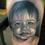 фото тату портрет ребенка со следами еды на лице