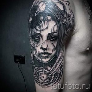фото тату портрет девушки и планеты