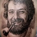 Фото тату портрет мужчины с бородой и курительной трубкой