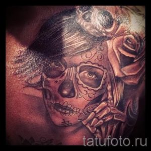 фото тату портрет девушки - вариант Санта Муэртэ
