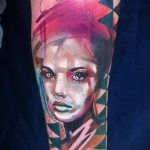 фото тату портрет - лицо девушки в стиле акварель