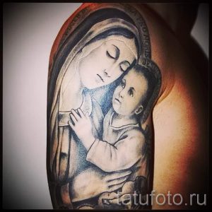 Дева и младенец - тату икона на фото