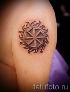 фото тату свастики славянские обереги - фото готовой татуировки от 02092016 4056 tatufoto.ru