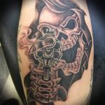 череп с пистолетом тату - фото готовой татуировки 01092016 1209 tatufoto.ru