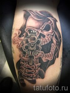 череп с пистолетом тату - фото готовой татуировки 01092016 1209 tatufoto.ru