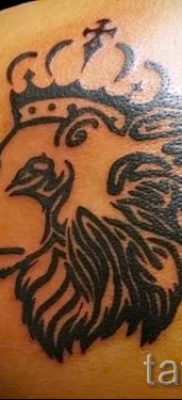 Татуировка лев с короной - tattoovspbru Татуировка лев с короной - tattoovspbru