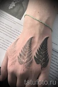 Классная тату папоротник на фото - для статьи про значение татуировки 4