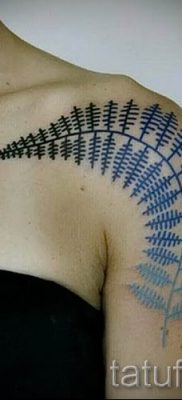 Классная тату папоротник на фото — для статьи про значение татуировки 6