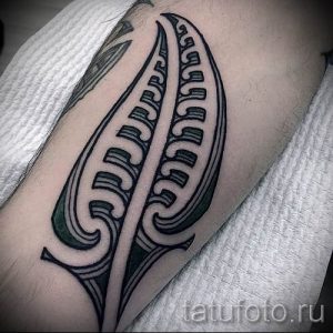 Классная тату папоротник на фото - для статьи про значение татуировки 23