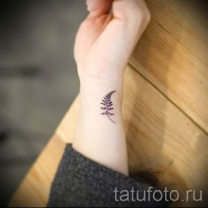 Классная тату папоротник на фото - для статьи про значение татуировки 57