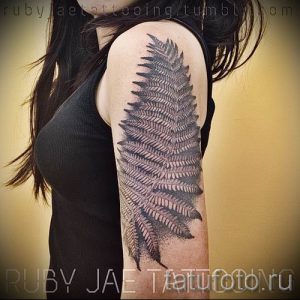Классная тату папоротник на фото - для статьи про значение татуировки 59