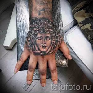 Медуза Горгона тату - фото пример для статьи про значение татуировки 35