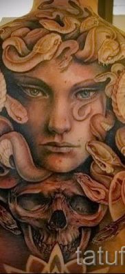 Медуза Горгона тату — фото пример для статьи про значение татуировки 38