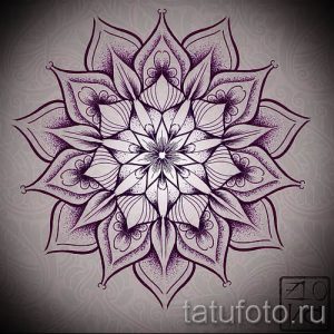 Черно-белый эскиз татуировки мандалы, выполненный в технике pointillism (точечной техникой). Идеально подходит для любителей духовных символов и минимализма.