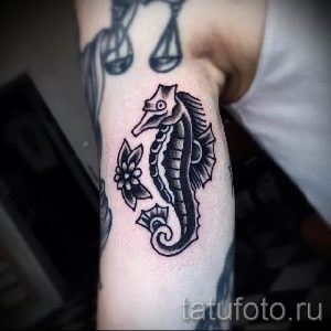 Тату морской конек - фото пример готовой тату для статьи про значение 45