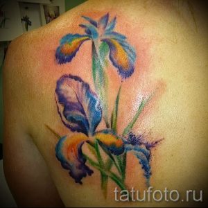 Фото пример тату ирис для статьи про значение татуировки с ирисом 10