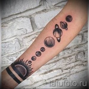 Фото пример тату планеты для статьи про значение татуировки планета - tatufoto.ru - 1