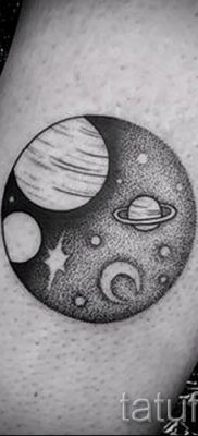 Фото пример тату планеты для статьи про значение татуировки планета — tatufoto.ru — 7