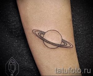 Фото пример тату планеты для статьи про значение татуировки планета - tatufoto.ru - 29