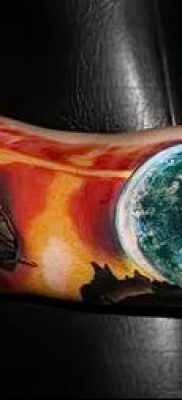 Фото пример тату планеты для статьи про значение татуировки планета — tatufoto.ru — 30