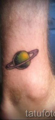Фото пример тату планеты для статьи про значение татуировки планета — tatufoto.ru — 36