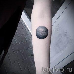 Фото пример тату планеты для статьи про значение татуировки планета - tatufoto.ru - 40