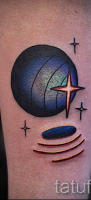 Фото пример тату планеты для статьи про значение татуировки планета — tatufoto.ru — 43
