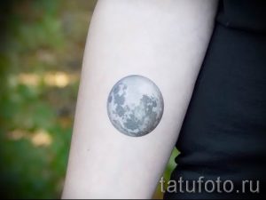 Фото пример тату планеты для статьи про значение татуировки планета - tatufoto.ru - 44