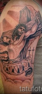 Фото тату Иисуса Христа для статьи про значение татуировки Иисус — tatufoto.ru — 11