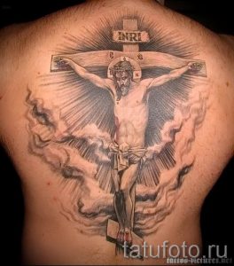 Фото тату Иисуса Христа для статьи про значение татуировки Иисус - tatufoto.ru - 18