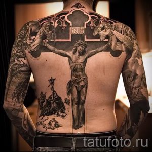 Фото тату Иисуса Христа для статьи про значение татуировки Иисус - tatufoto.ru - 19