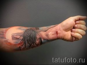 Фото тату Иисуса Христа для статьи про значение татуировки Иисус - tatufoto.ru - 23