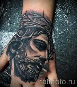 Фото тату Иисуса Христа для статьи про значение татуировки Иисус - tatufoto.ru - 24