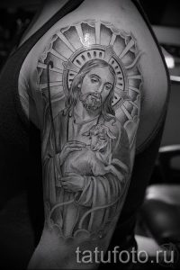 Фото тату Иисуса Христа для статьи про значение татуировки Иисус - tatufoto.ru - 31