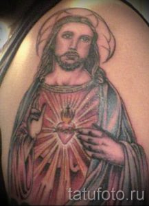 Фото тату Иисуса Христа для статьи про значение татуировки Иисус - tatufoto.ru - 48