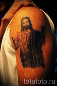 Фото тату Иисуса Христа для статьи про значение татуировки Иисус - tatufoto.ru - 49
