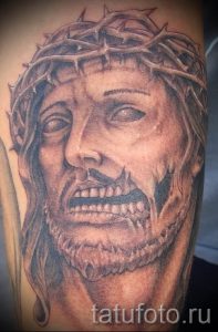 Фото тату Иисуса Христа для статьи про значение татуировки Иисус - tatufoto.ru - 54