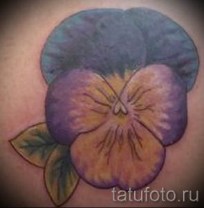 Фото тату анютины глазки для статьи про значение татуировки - tatufoto.ru - 30